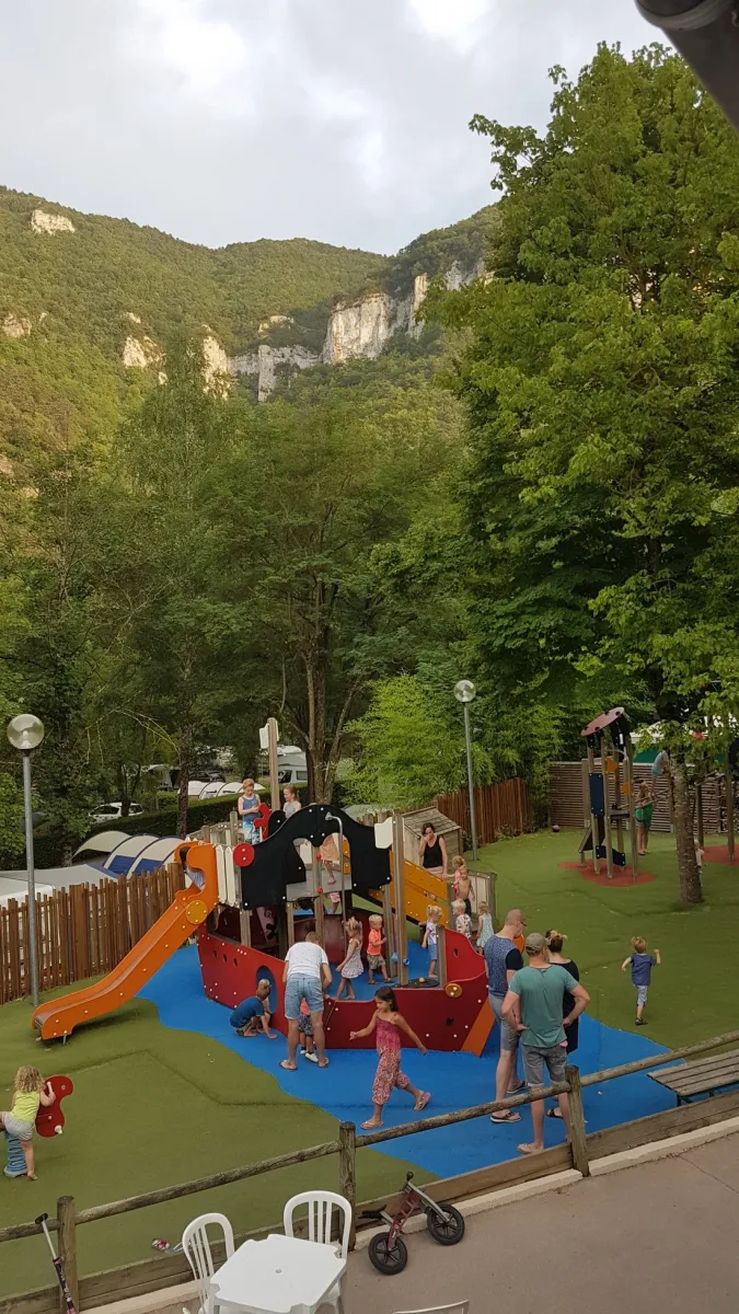flower-camping-le-peyrelade-rivire-sur-tarn-s6xn7