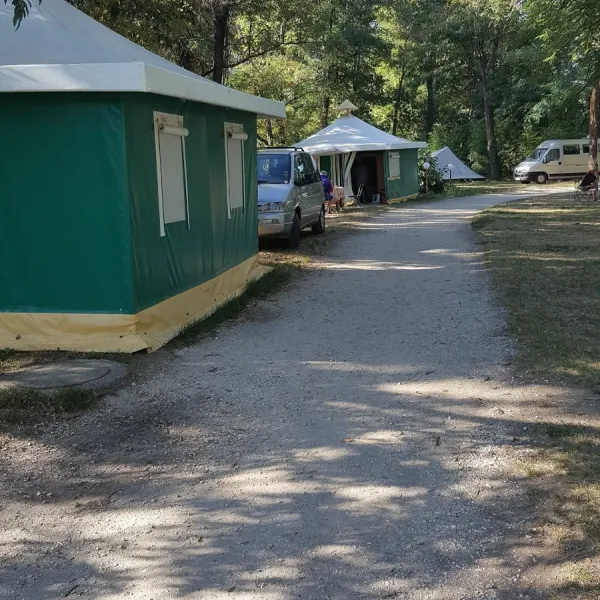 camping-municipal-goudargues-w4ypc