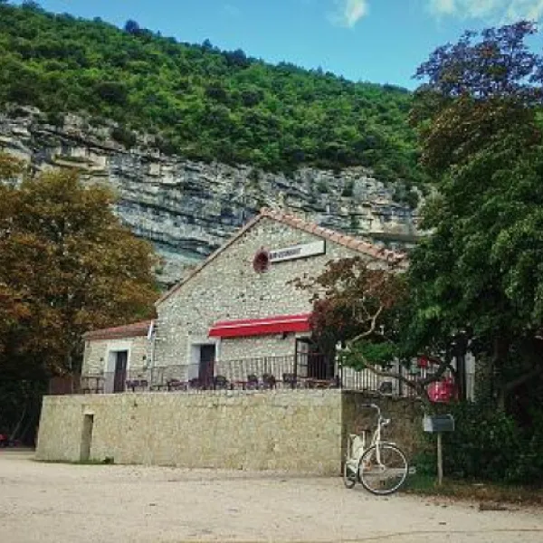 camping-le-mdival-ardche-kdxkz