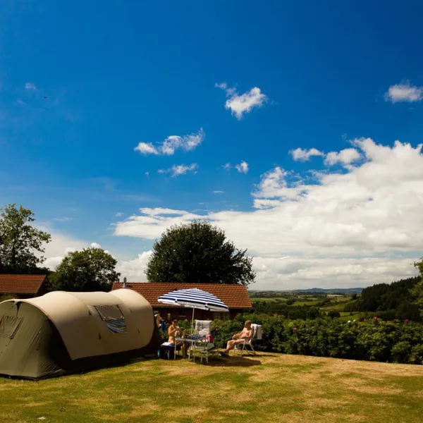 camping-naturiste-domaine-de-la-gagere-luzy-6qwxm