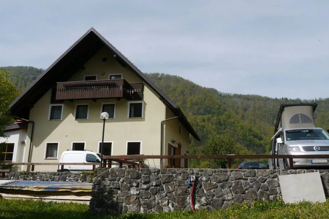 farm-camping-zelinc-slovenia-cerkno-1qivi