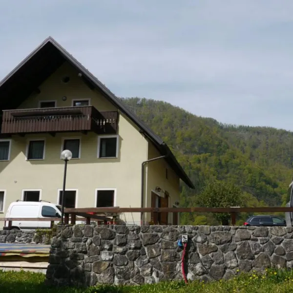 farm-camping-zelinc-slovenia-cerkno-1qivi