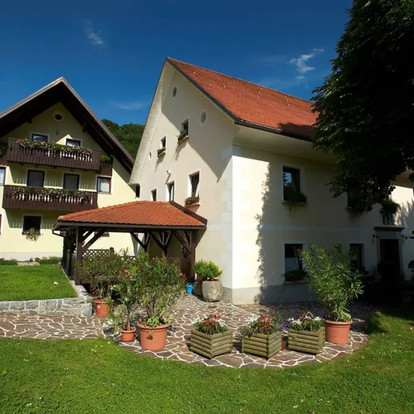 farm-camping-zelinc-slovenia-cerkno-62xtf