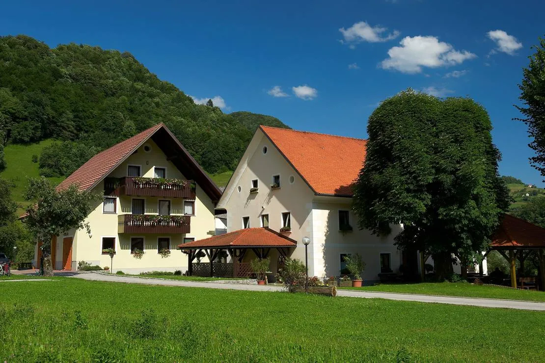 farm-camping-zelinc-slovenia-cerkno-vuxzx