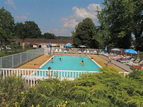 flower-camping-les-nauves-belvs-yqp38