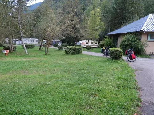 camping-le-couledous-aulus-les-bains-uhdiq