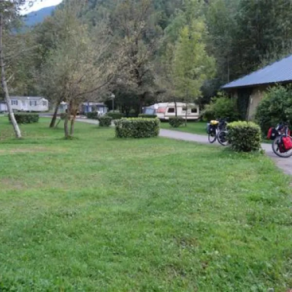 camping-le-couledous-aulus-les-bains-uhdiq