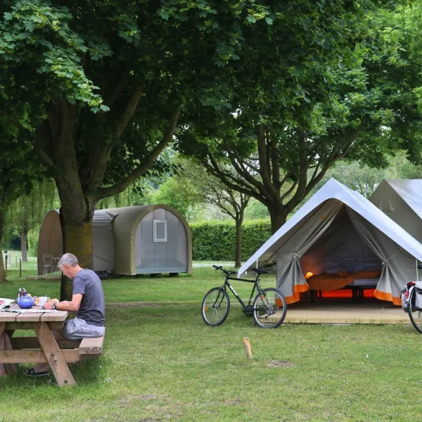 camping-municipal-le-douet-doue-la-fontaine-xdlsk