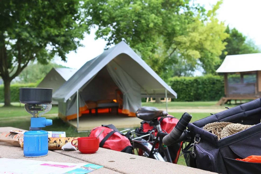 camping-municipal-le-douet-doue-la-fontaine-ztlzx
