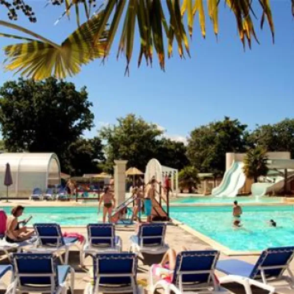 campimg-domaine-des-charmilles-fouras-yfk9l