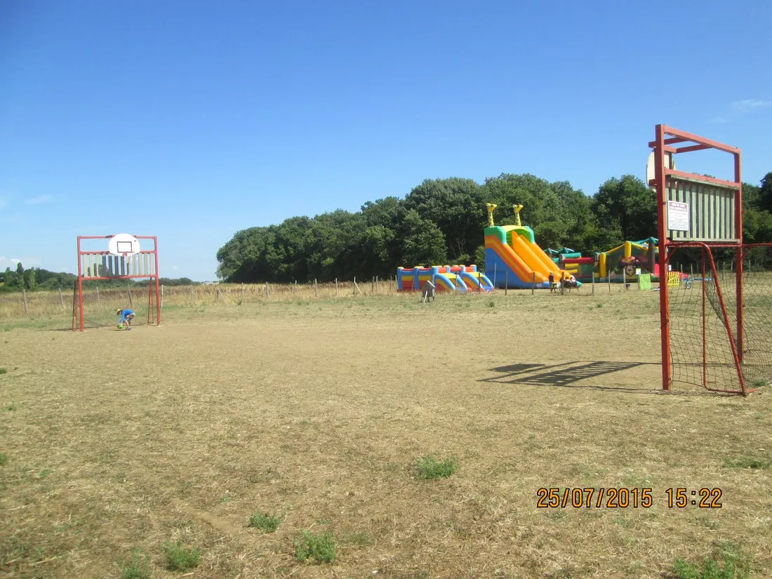 campimg-domaine-des-charmilles-fouras-yynim