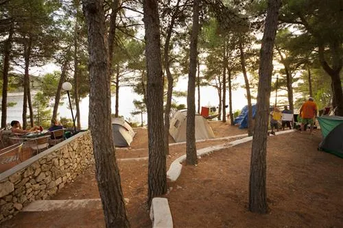 camping-slatina-martinscica-hz9hy