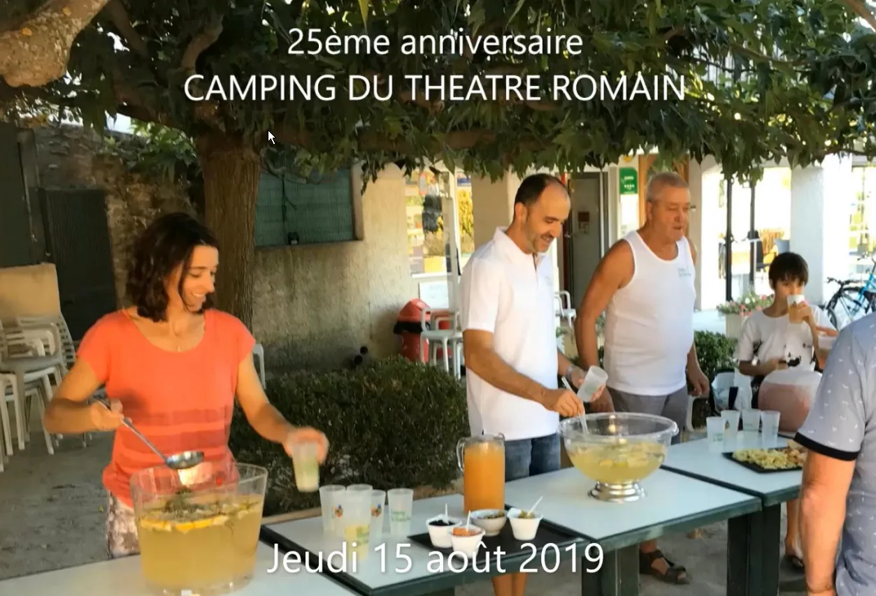 du-theatre-romain-vaison-la-romaine-nnqcu