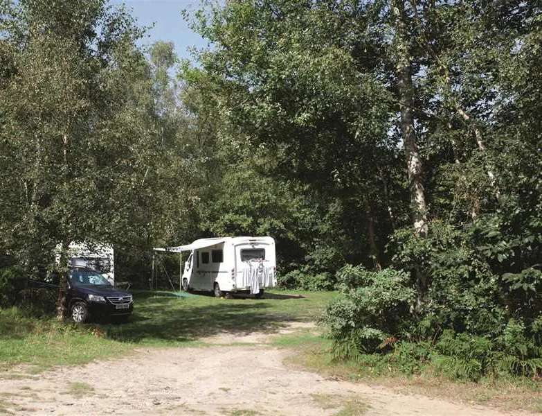 camping-caravanning-club-site-graffham-petworth-b5dxo