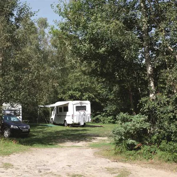 camping-caravanning-club-site-graffham-petworth-b5dxo