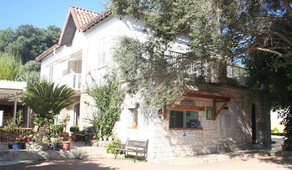 camping-cavallo-morto-bonifacio-n425d