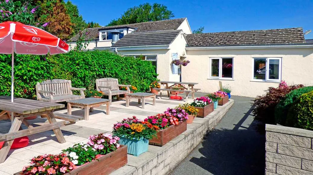 tyddyn-isaf-caravan-park-dulas-6zfwp