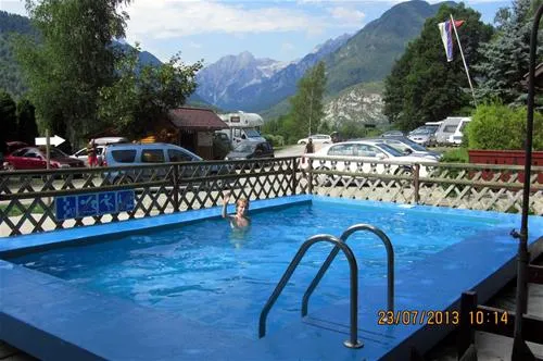 camping-kamne-mojstrana-nhfvm