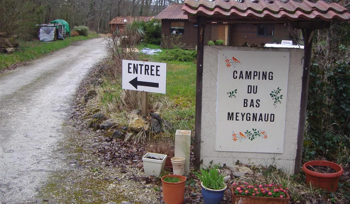 camping-du-basmeygnaud-valeuil-e54l4