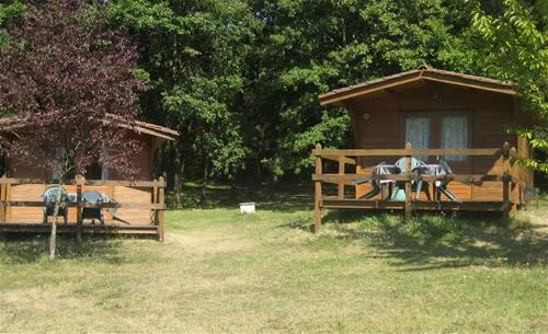camping-du-basmeygnaud-valeuil-er87a