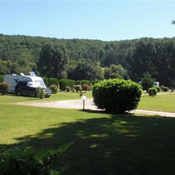 camping-le-bois-du-coderc-antonne-et-trigonant-36myq