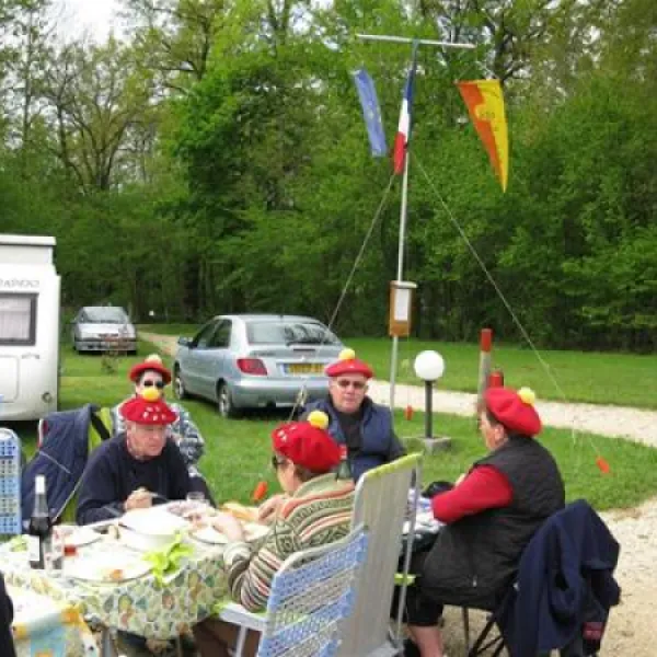 camping-le-bois-du-coderc-antonne-et-trigonant-hwhvn