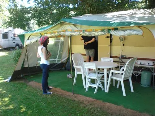 camping-le-bois-du-coderc-antonne-et-trigonant-mjnom