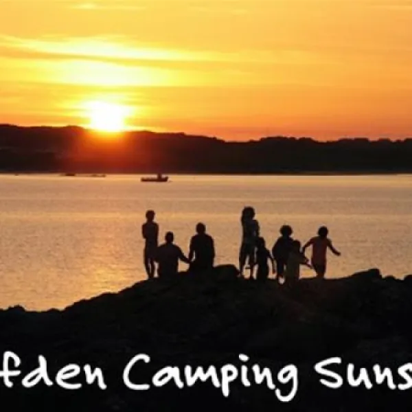 clifden-eco-beach-camping-caeavanning-park-clifden-8e5ov