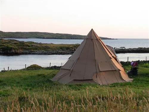 clifden-eco-beach-camping-caeavanning-park-clifden-hq7t7