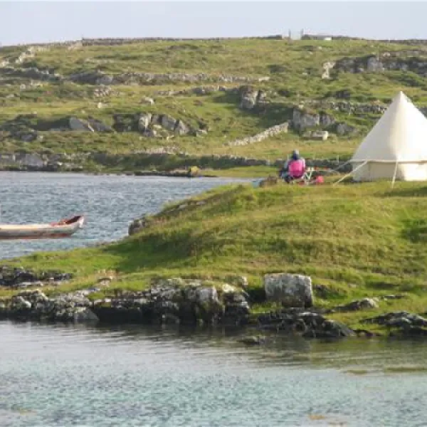 clifden-eco-beach-camping-caeavanning-park-clifden-iggmq