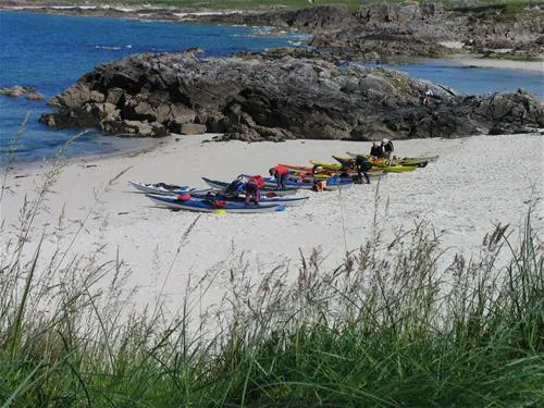 clifden-eco-beach-camping-caeavanning-park-clifden-roacb