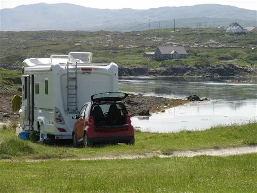 clifden-eco-beach-camping-caeavanning-park-clifden-vmxey
