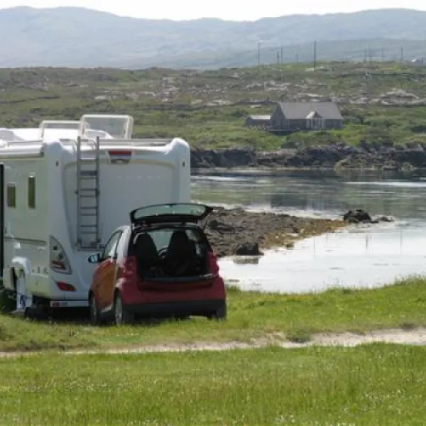 clifden-eco-beach-camping-caeavanning-park-clifden-vmxey