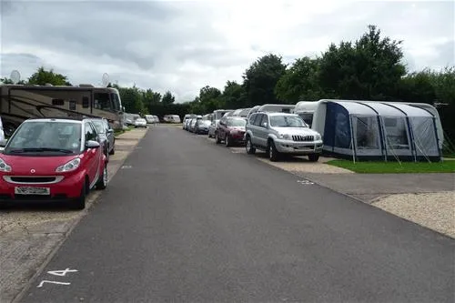 briarfields-touring-campsite-cheltenham-5y3dt