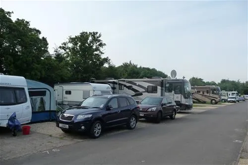 briarfields-touring-campsite-cheltenham-rb4zc