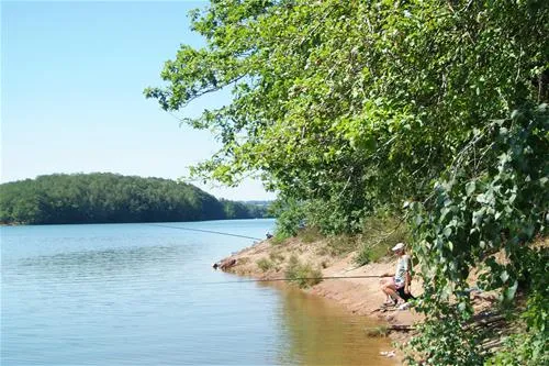 camping-les-terrasses-du-lac-pont-de-salars-neeuk