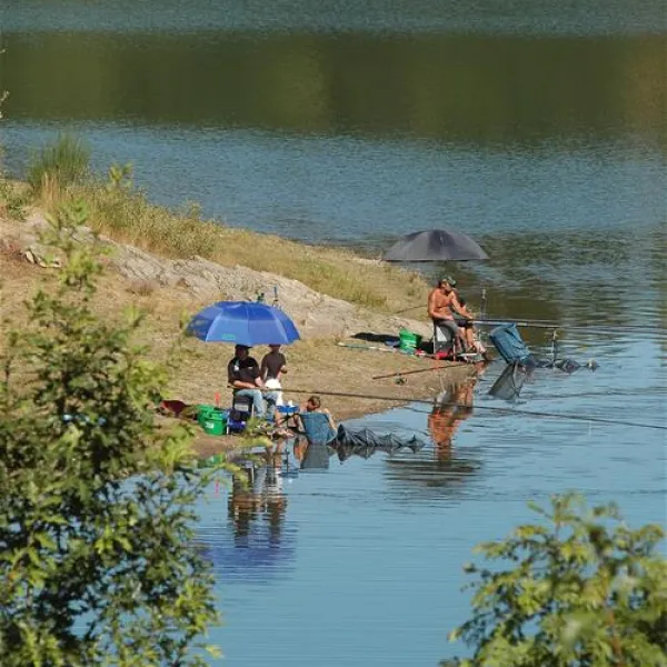 camping-les-terrasses-du-lac-pont-de-salars-okybe