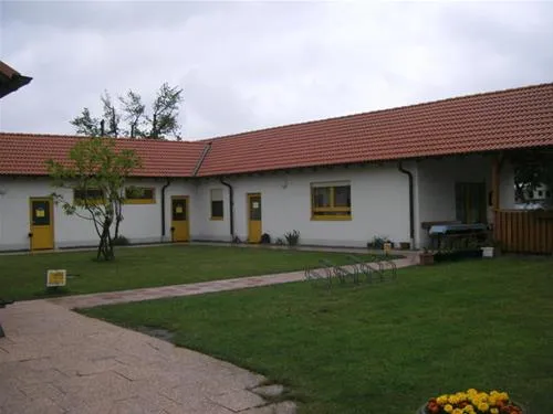 camping-am-see-sand-am-main-2ksqu