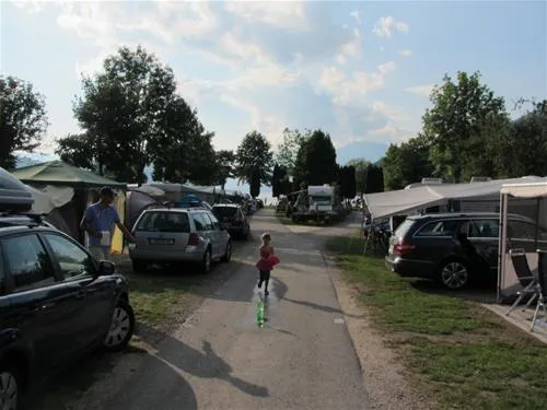camping-brunner-am-see-dbriach-4xywt