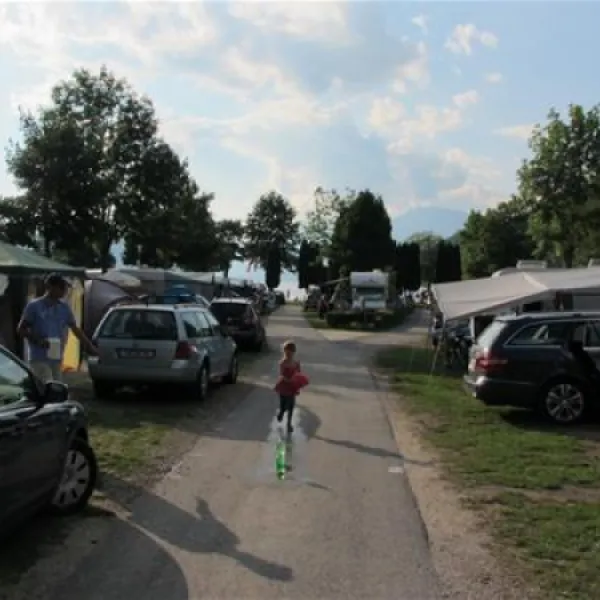 camping-brunner-am-see-dbriach-4xywt