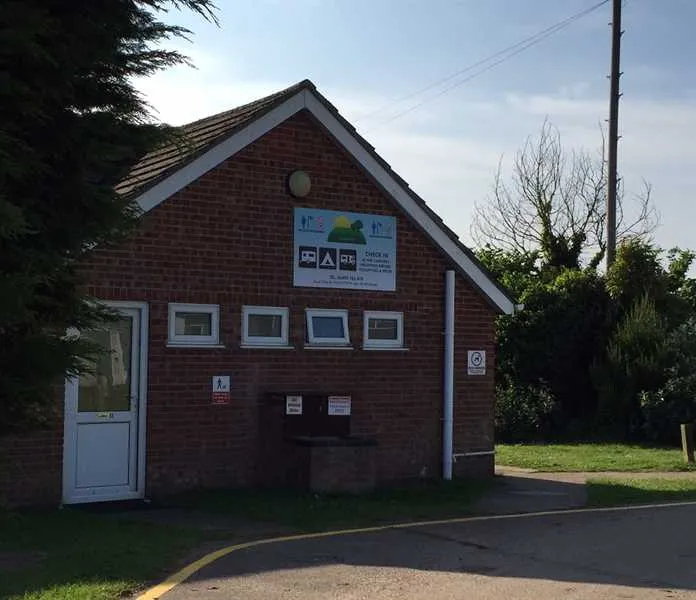 burgh-castle-marina-and-caravan-park-great-yarmouth-yxmty