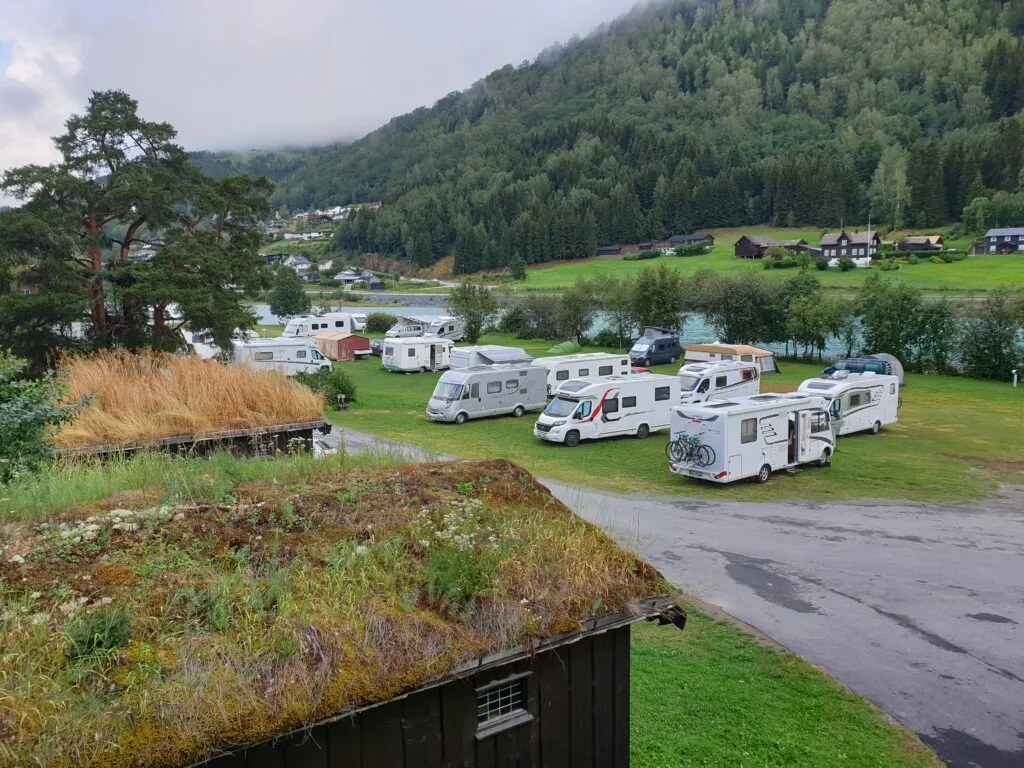 otta-camping-og-motell-to-knhlz