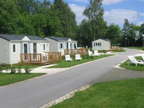 les-etangs-fleuris-touquin-yazhn