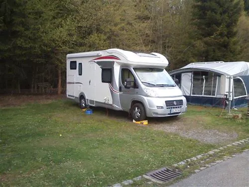 sommer-und-wintercamping-am-nationalpark-klingenbrunn-kfb6w