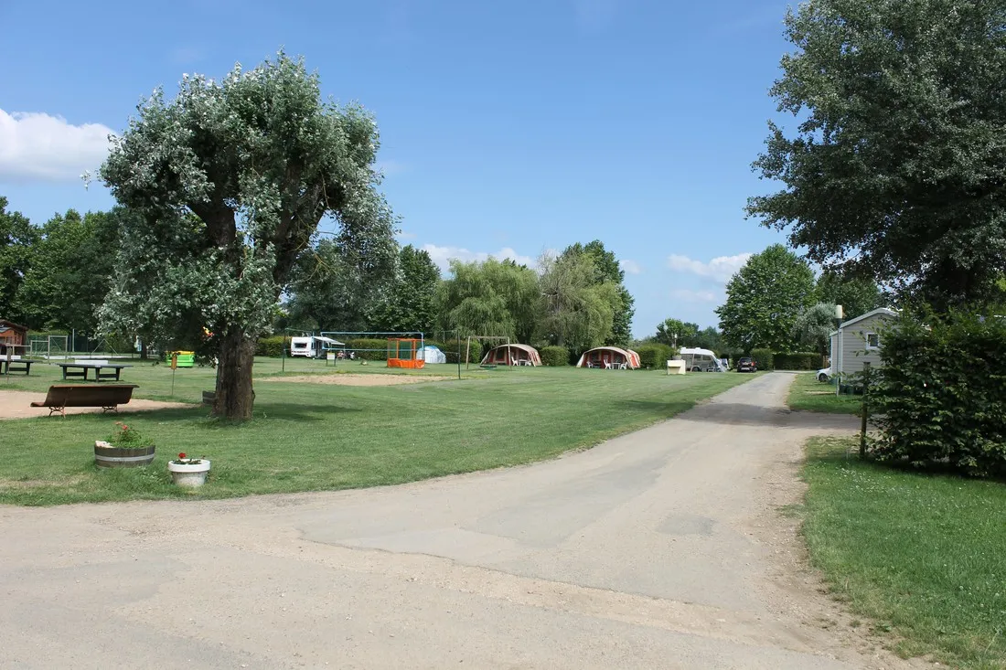 aux-rives-du-soleil-pont-de-vaux-tuxhp