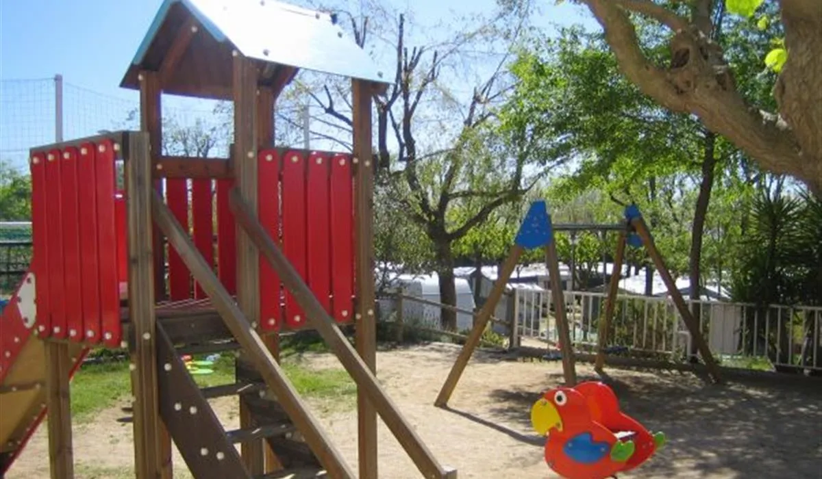 camping-el-globo-rojo-canet-de-mar-vs3l4