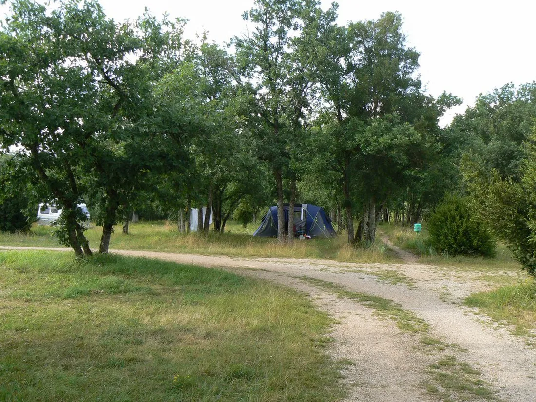 camping-naturiste-domaine-de-lalbrade-limogne-en-quercy-fx3pq