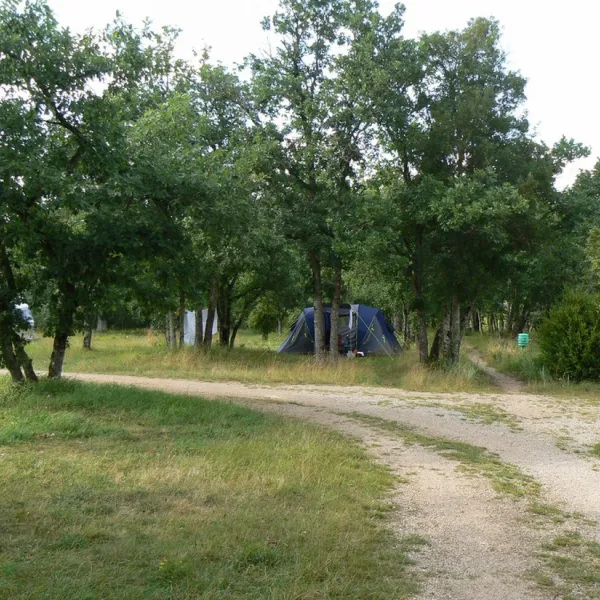 camping-naturiste-domaine-de-lalbrade-limogne-en-quercy-fx3pq