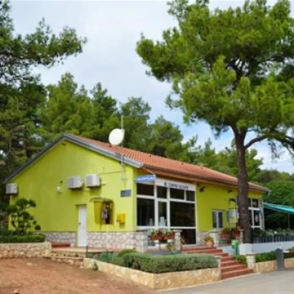 camping-baldarin-nerezine-qrvl6