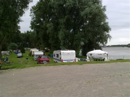 camping-strandterrasse-dormagenstrzelberg-32kcw